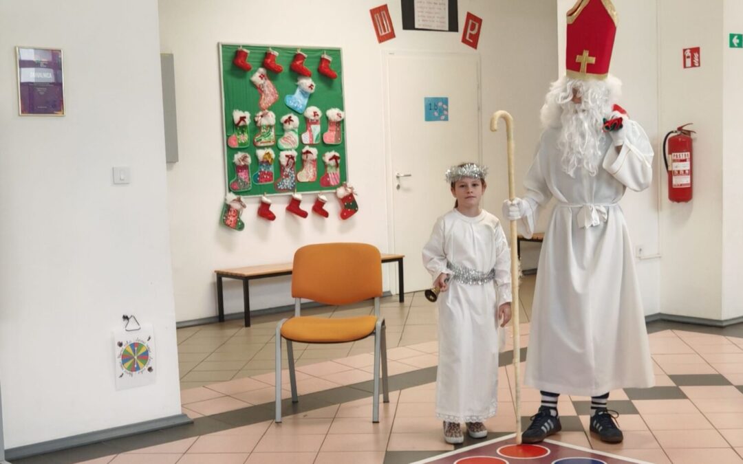 Sveti Nikola stigao i u našu školu!