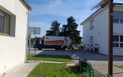 ODRŽANA 3. AKCIJA PRIKUPLJANJA STAROG PAPIRA (UNIJAPAPIR) TE AKCIJE PRIKUPLJANJA U NASTAVNOJ 2025./2026. GODINI