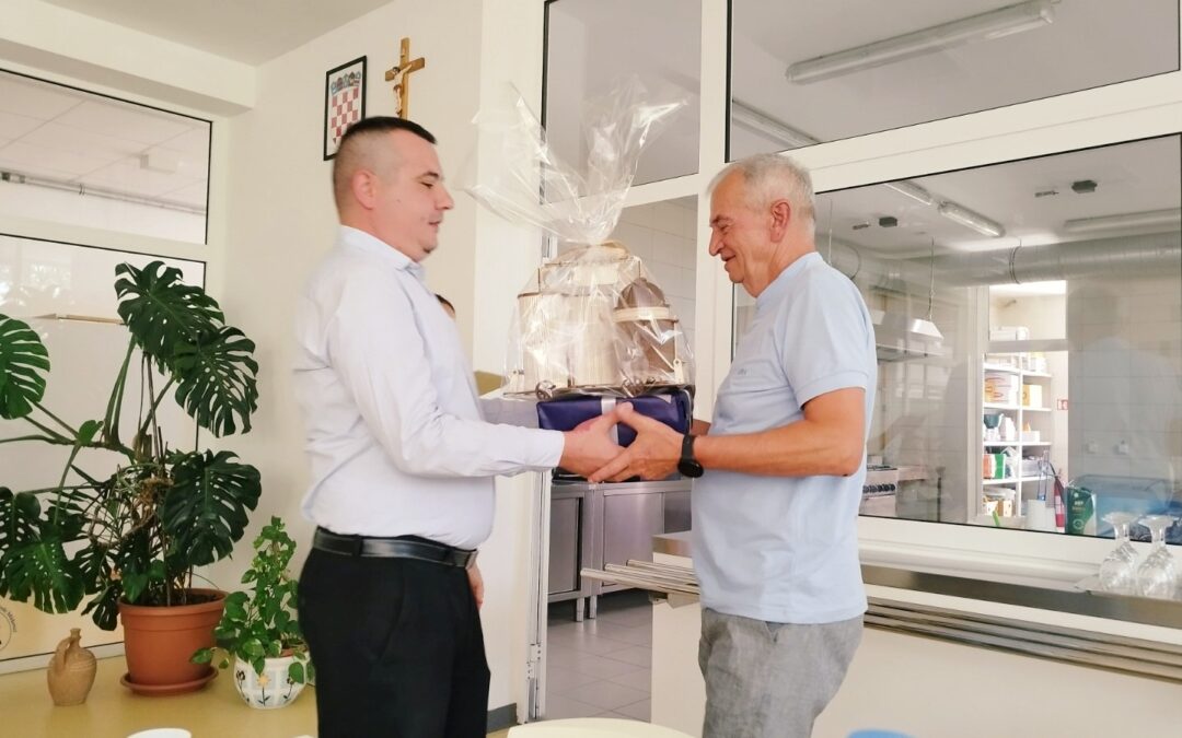 ISPRAĆAJ KOLEGICE I KOLEGE U ZASLUŽENU MIROVINU TE ODLAZAK VJEROUČITELJICE